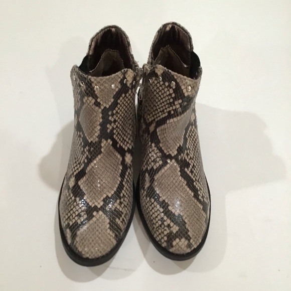 Did madden studded reptile animal print Chelsea booties size 4 - Picture 2 of 4